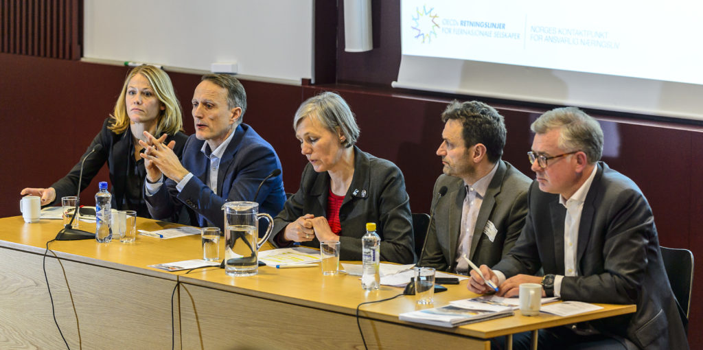 Panelet: Aud Gravås - DNO, Erik I. Nürnberg - Statoil, Elisabeth Gammelsæter - Norsk Bergindustri, Arild Hermstad - FIVH og Frode Elgesem - OECDs Kontaktpunkt
