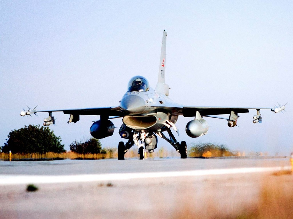 Norsk F-16 slik det var utstyrt for Libya-operasjonen. Bilde fra Forsvaret