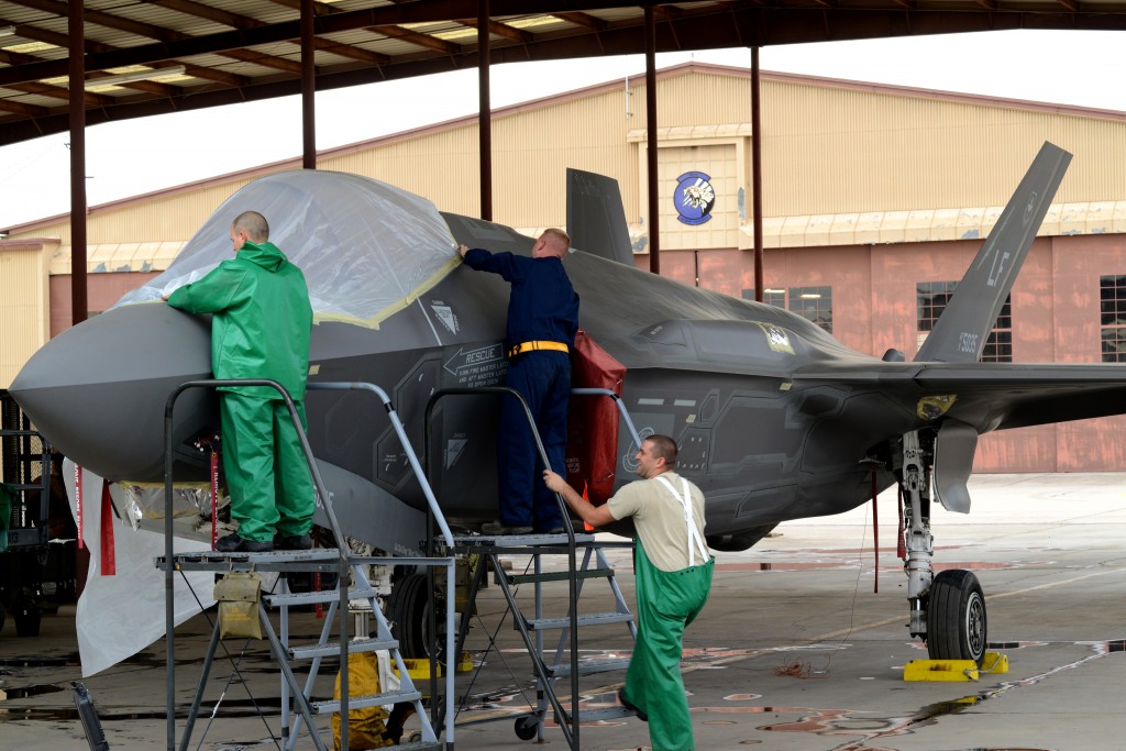 F-35 Lightning II maintenance