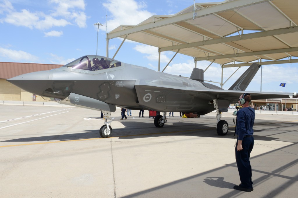 Nå etableres den amerikanske skvadronen der Australia, Norge og Italia skal trene sine F-35-flygere.