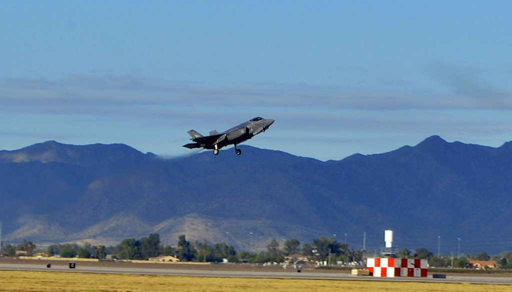 AM-4 var på vengene igjen fredag 4. november. Foto: USAF